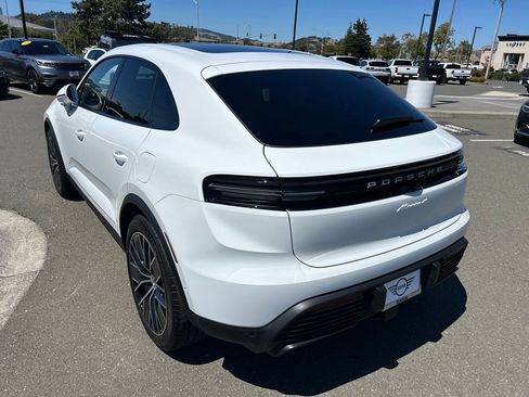 Used 2025 Porsche Macan 4 Electric AWD/4WD image 3