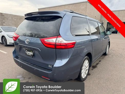 Used 2017 Toyota Sienna XLE w/ XLE Navigation Package image 7