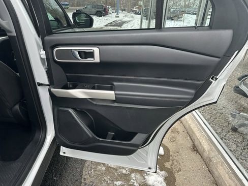 Used 2021 Ford Explorer XLT image 19