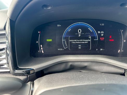 Used 2025 Toyota Camry LE image 39