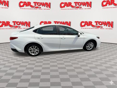 Used 2025 Toyota Camry LE FWD image 9