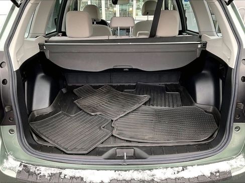 Used 2017 Subaru Forester 2.5i w/ Alloy Wheel Package image 32