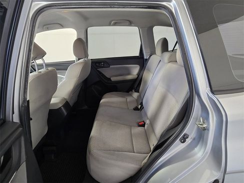 Used 2018 Subaru Forester 2.5i w/ Alloy Wheel Package image 8