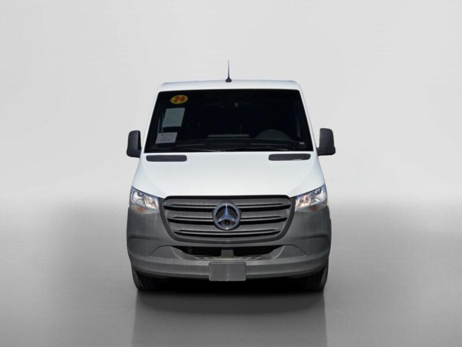 Used 2024 Mercedes-Benz Sprinter 2500 image 9