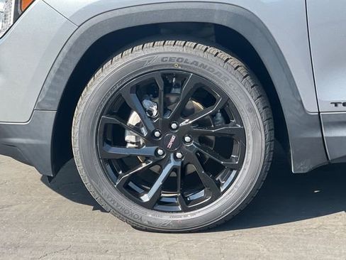 Used 2023 GMC Terrain SLE w/ Elevation Edition image 36