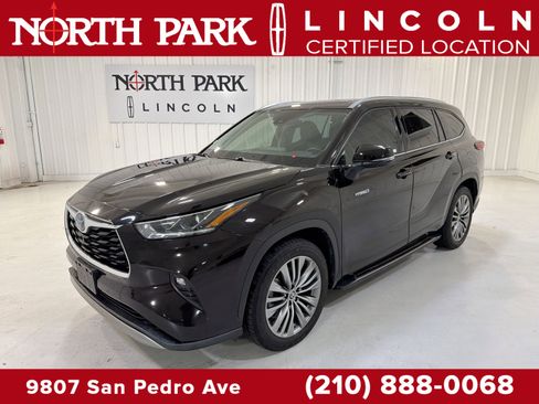 Used 2020 Toyota Highlander Platinum image 1