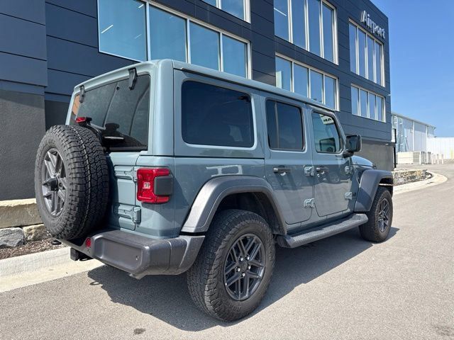 Used 2024 Jeep Wrangler Unlimited Sport AWD/4WD image 3