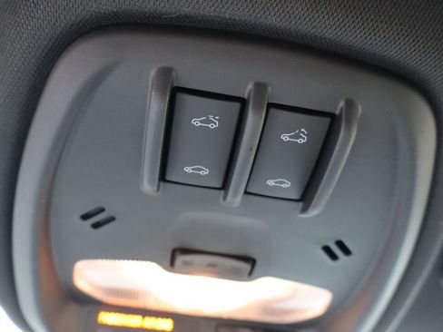 Used 2025 Chevrolet Trax RS w/ Sunroof Package image 26