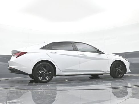 Certified 2021 Hyundai Elantra SEL FWD image 39
