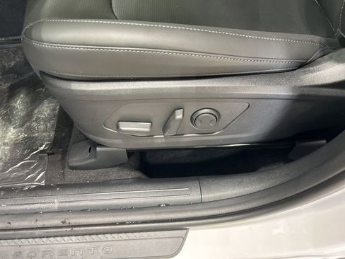 New 2026 Kia Sorento S image 10