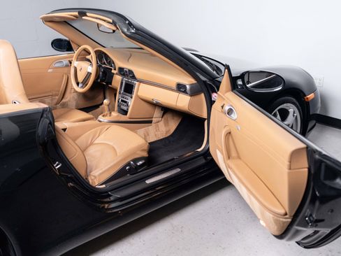 Used 2006 Porsche 911 Carrera RWD image 55