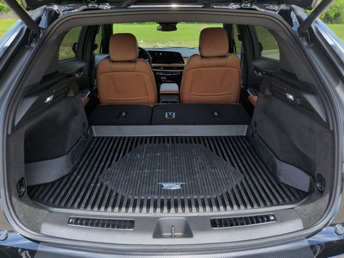 Used 2025 Cadillac XT4 Sport FWD image 43