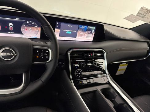 New 2026 Nissan Armada SL w/ Captain's Chari Seat Package image 19