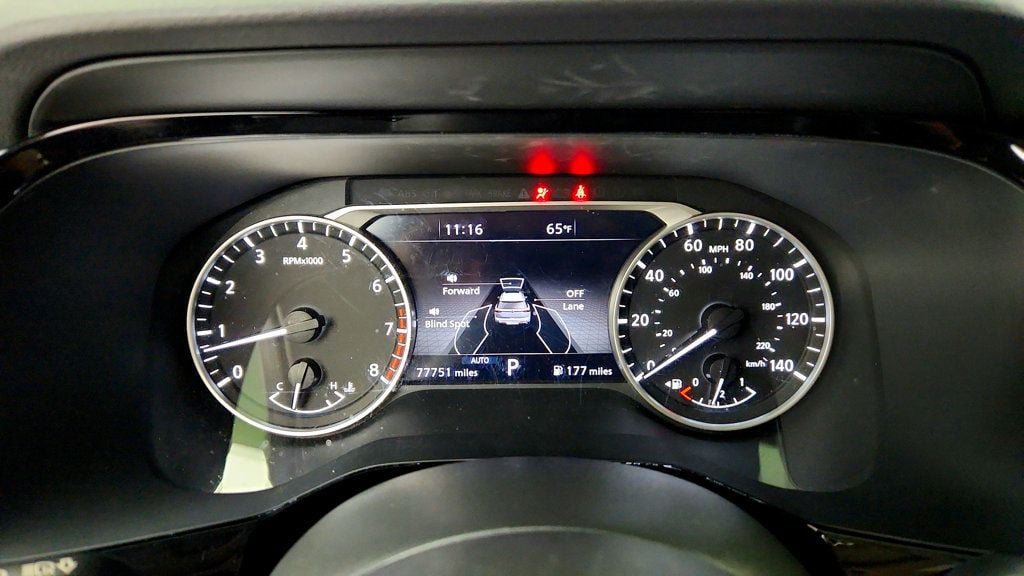 Used 2022 Nissan Pathfinder SL AWD/4WD image 14