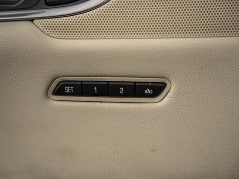 Used 2018 Cadillac XT5 Luxury image 41