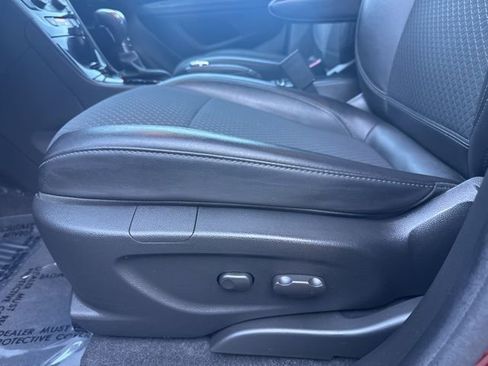 Used 2022 Buick Encore Preferred w/ Safety Package AWD/4WD image 14