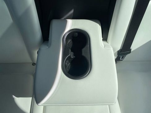 Used 2023 Tesla Model Y Long Range AWD/4WD image 33