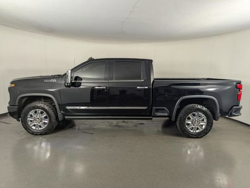 Used 2024 Chevrolet Silverado 2500 High Country w/ High Country Premium Package AWD/4WD image 5