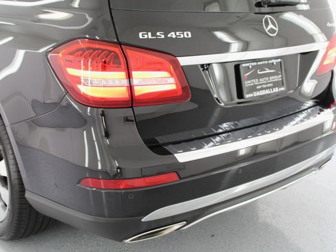 Used 2018 Mercedes-Benz GLS 450 4MATIC w/ Premium Package image 24