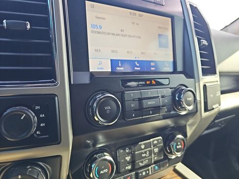 Used 2019 Ford F150 Lariat w/ Trailer Tow Package AWD/4WD image 14