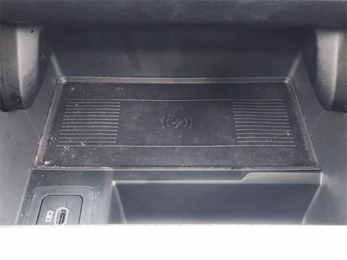 Used 2025 Land Rover Range Rover Velar S image 18