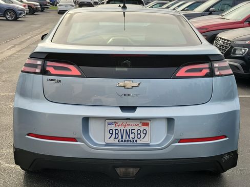 Used 2013 Chevrolet Volt Premium w/ Premium Trim Package FWD image 4