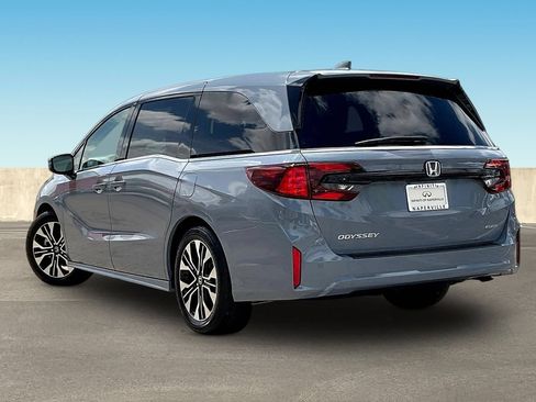 Used 2026 Honda Odyssey Elite image 4