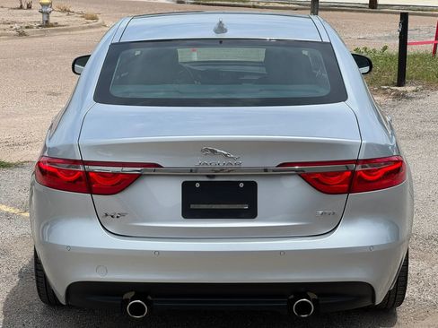 Used 2017 Jaguar XF Prestige RWD image 5