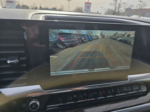 Used 2025 GMC Sierra 1500 Elevation image 26