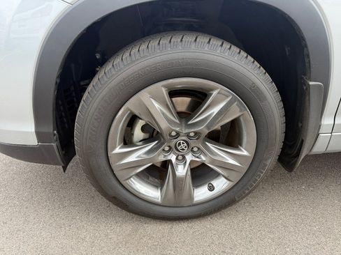 Used 2018 Toyota Highlander Limited Platinum AWD/4WD image 24