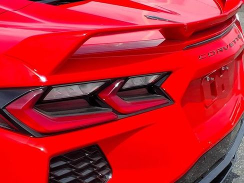 Used 2022 Chevrolet Corvette Stingray Preferred Conv w/ Z51 Performance Package RWD image 8