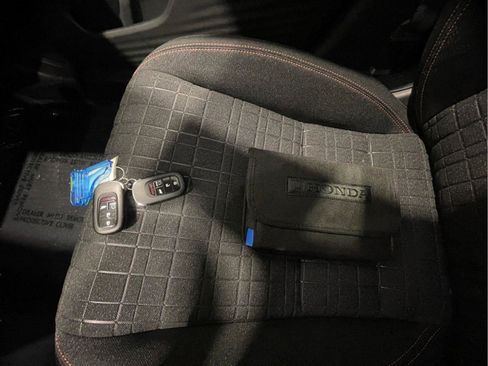 Used 2024 Honda HR-V Sport image 4