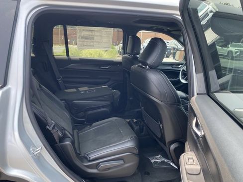 New 2025 Jeep Grand Cherokee L Altitude image 31