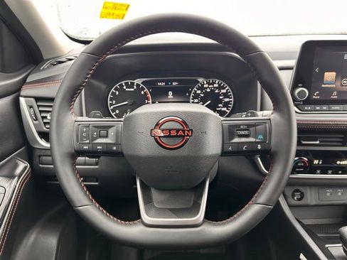 Used 2026 Nissan Rogue SV AWD/4WD image 22