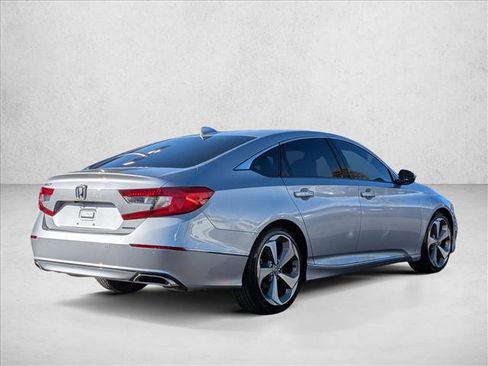 Used 2018 Honda Accord Touring image 5