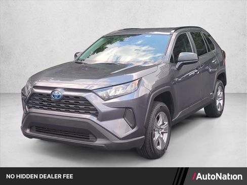 Used 2022 Toyota RAV4 LE AWD/4WD image 1