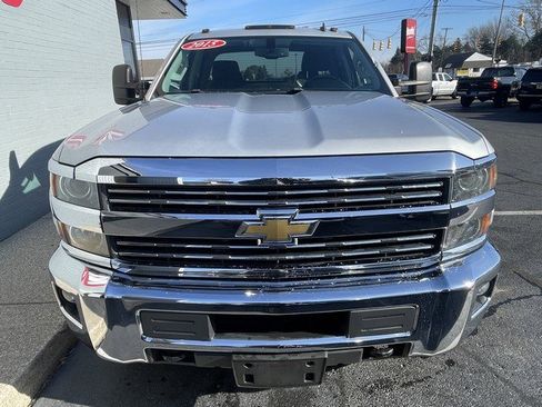 Used 2015 Chevrolet Silverado 2500 LT w/ LT Convenience Package image 3