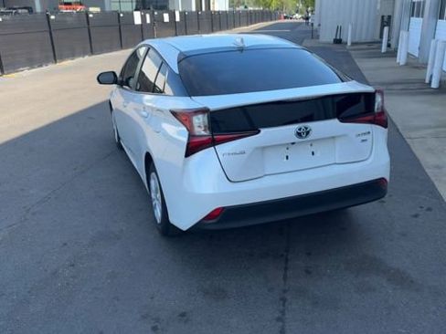 Used 2022 Toyota Prius L Eco FWD image 12
