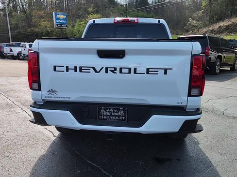 Used 2024 Chevrolet Colorado LT w/ LT Convenience Package II image 9