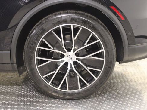 New 2026 Porsche Macan Electric image 15