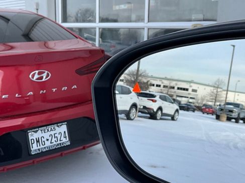 Used 2025 Nissan Kicks SV image 18