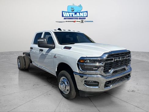 New 2026 RAM 3500 Tradesman w/ Chrome Appearance Group A AWD/4WD image 7