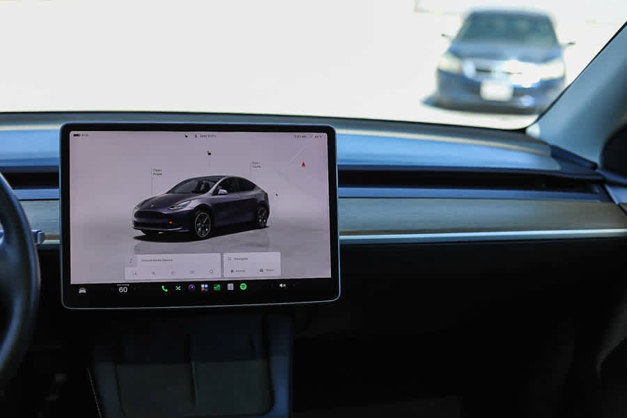 Used 2024 Tesla Model Y Long Range AWD/4WD image 13