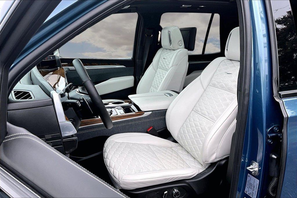 Certified 2025 Cadillac Escalade Sport Platinum AWD/4WD image 21
