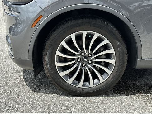 Used 2023 Lincoln Aviator Reserve AWD/4WD image 13