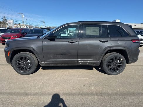 New 2026 Jeep Grand Cherokee Limited image 2