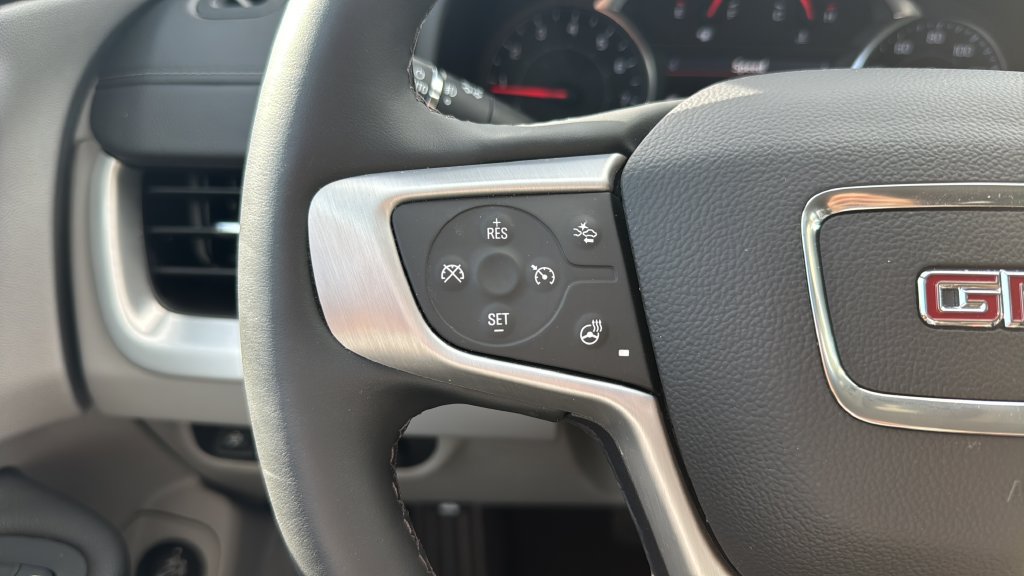 Used 2024 GMC Terrain SLT w/ Tech Package FWD image 18