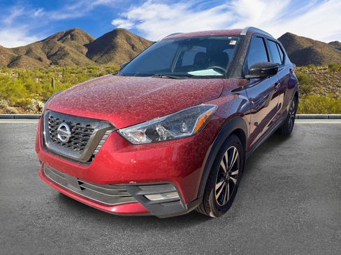 Used 2020 Nissan Kicks SR w/ SR Premium Package FWD image 13