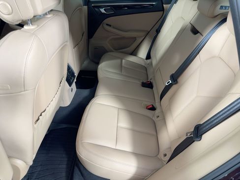 Used 2026 Porsche Macan image 15