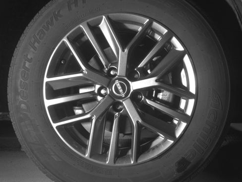 Used 2024 Nissan Rogue S AWD/4WD image 13